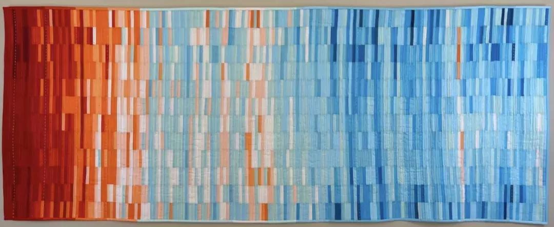 洛林·伍德拉夫·朗的红色和蓝色编织艺术品图像