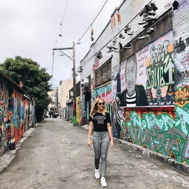 Walk down Clarion Alley is a must-do on your first visit to the Mission District.
